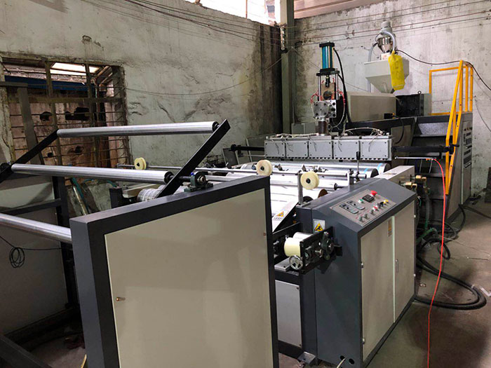 LSPE1600型全自動(dòng)高速聚乙烯氣泡膜機(jī)（氣墊膜機(jī)）設(shè)備氣泡膜機(jī)器01